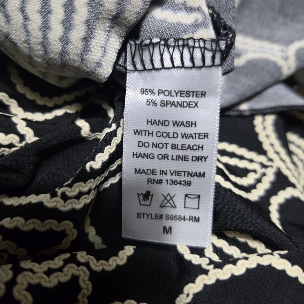 NWT, SJS Froral Black And Cream Skirt. Sz M - Picture 3 of 6